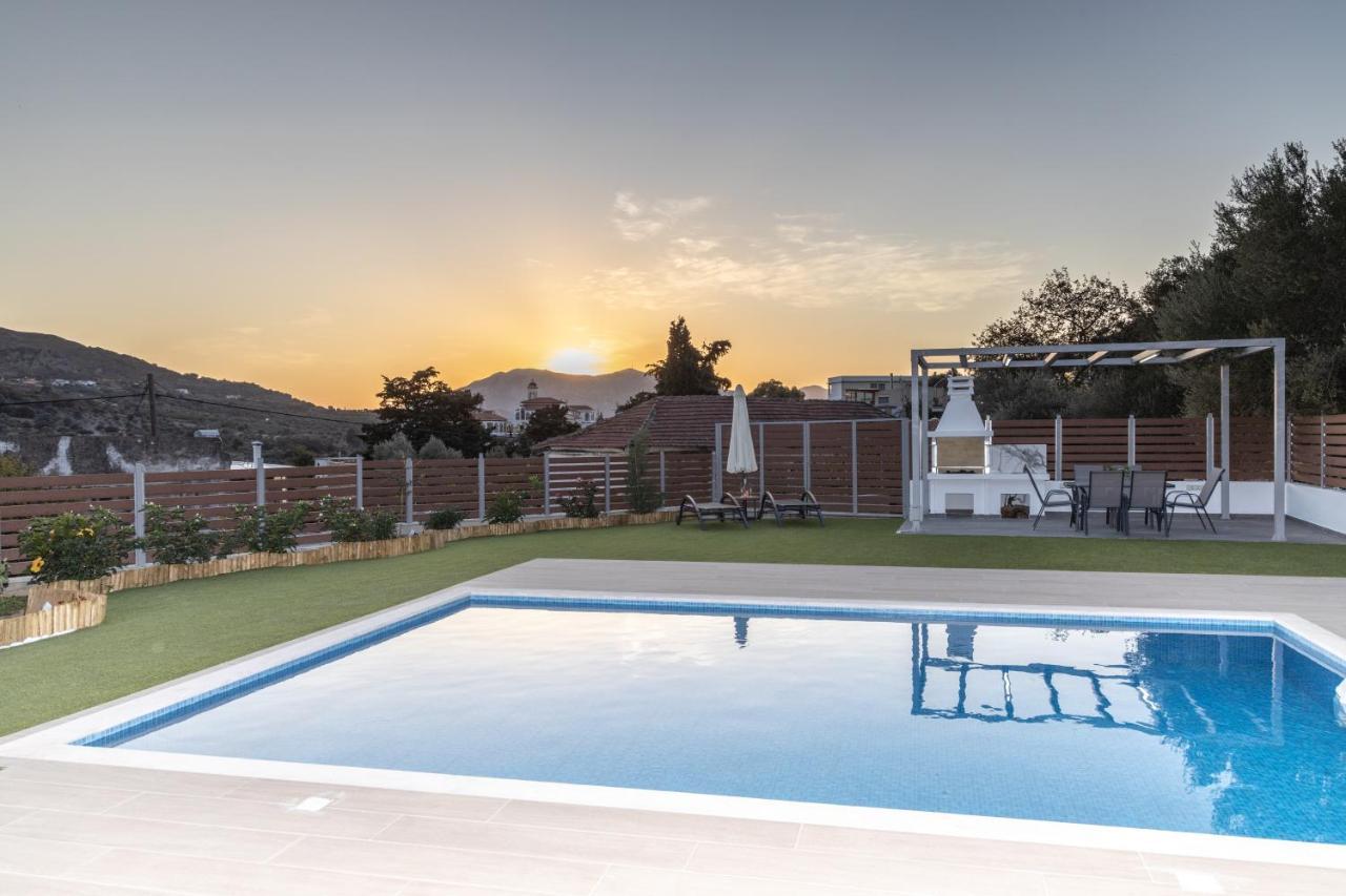 Villa Neonis Spílion Esterno foto